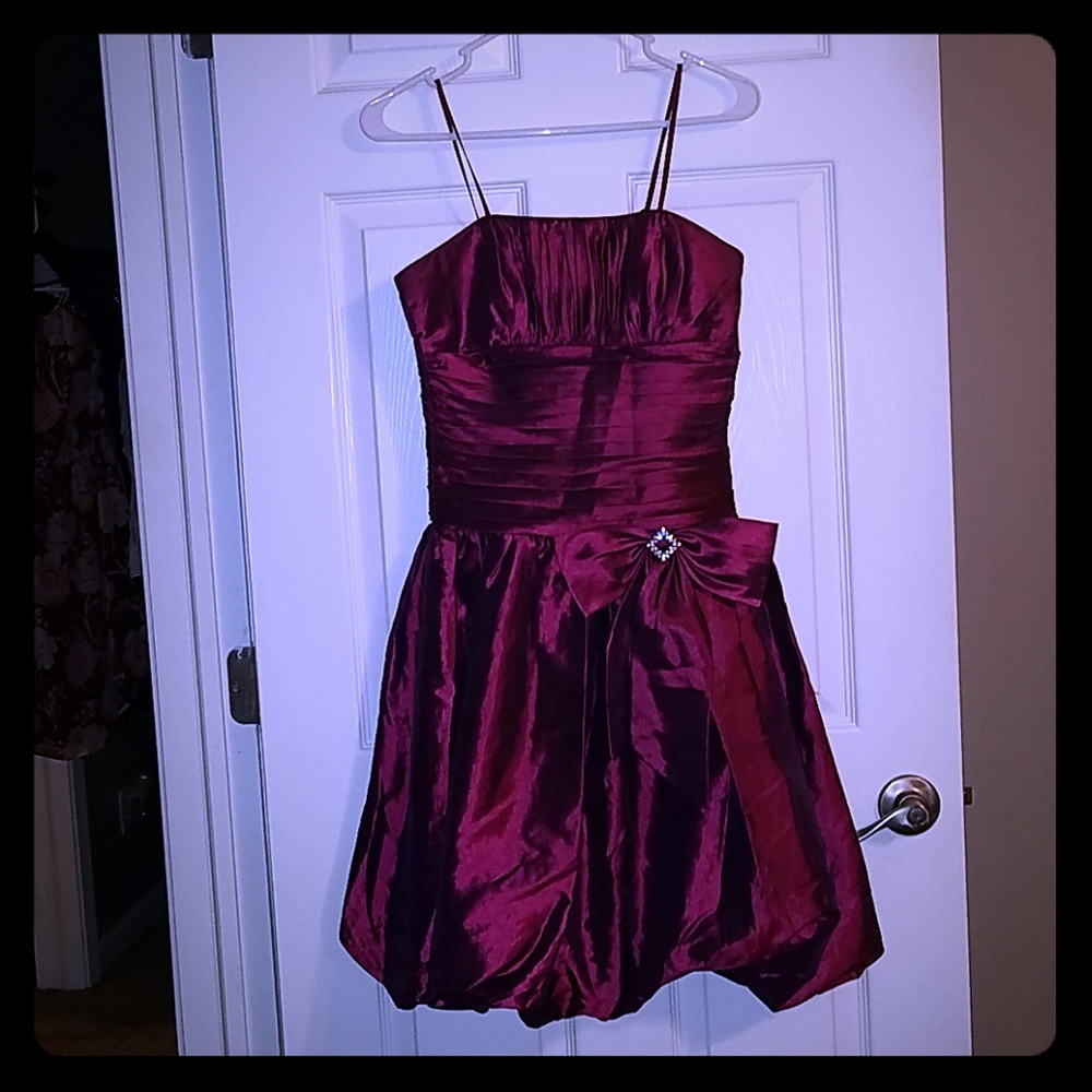 Burgundy evening dress w/shawl
